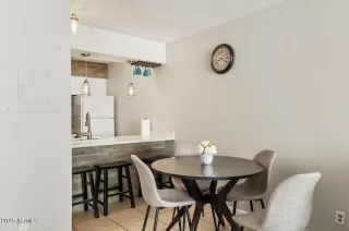 Photo #4: 6926126 Listing 