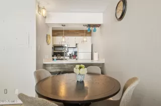 Photo #5: 6926126 Listing 