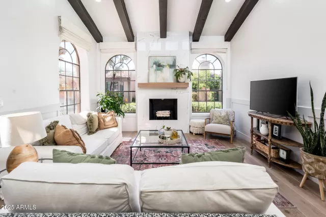 MLS: 6926127 Condo For Sale