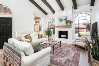 Photo #1: 6926127 Listing 