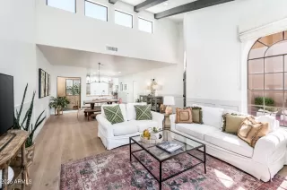 Photo #2: 6926127 Listing 