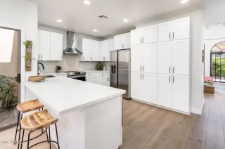 Photo #5: 6926127 Listing 