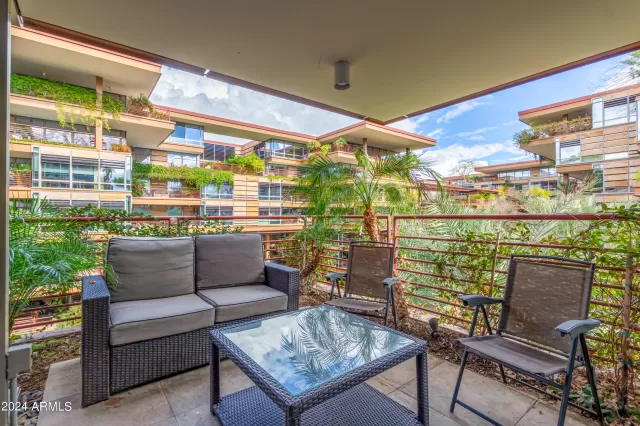 MLS: 6926188 Condo For Sale