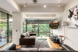 Photo #6: 6926188 Listing 