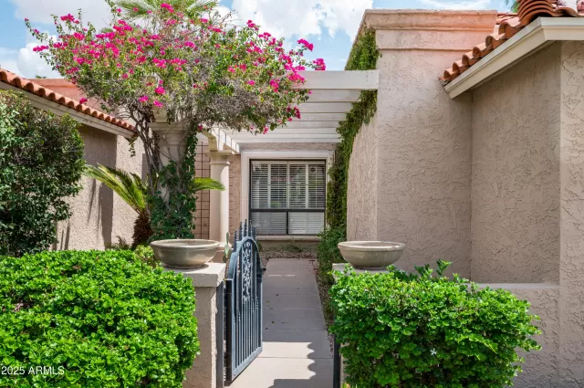 MLS: 6926231 Condo For Sale