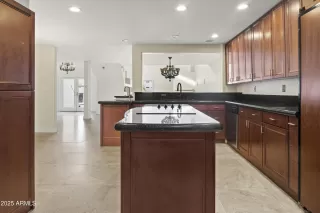 Photo #5: 6926270 Listing 