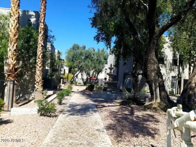 MLS: 6926282 Condo For Sale