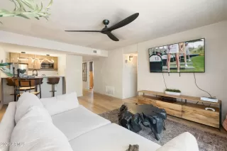 Photo #2: 6926411 Listing 