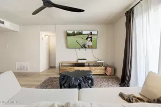 Photo #4: 6926411 Listing 