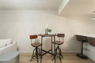 Photo #5: 6926411 Listing 