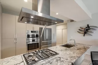 Photo #4: 6926422 Listing