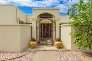 Photo #2: 6926453 Listing