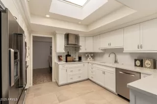 Photo #4: 6926453 Listing