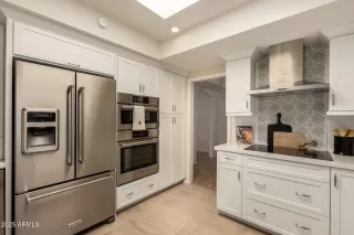 Photo #5: 6926453 Listing