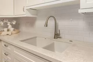 Photo #6: 6926453 Listing