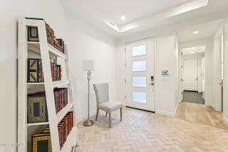 Photo #3: 6926513 Listing 