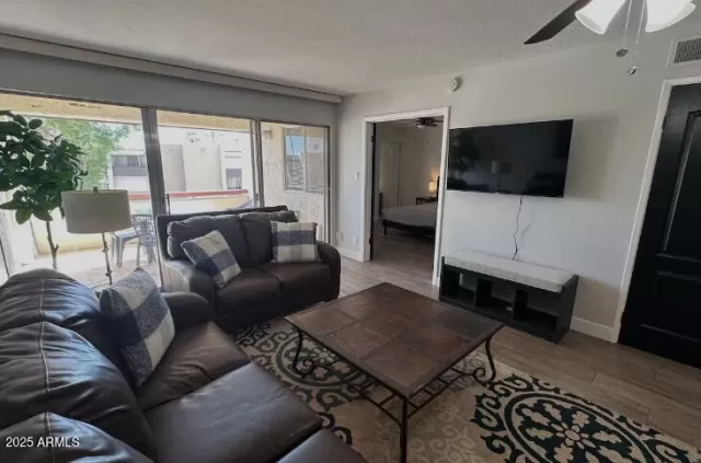 MLS: 6926622 Condo For Sale