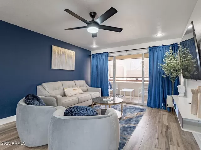 MLS: 6926747 Condo For Sale