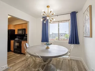 Photo #6: 6926747 Listing 