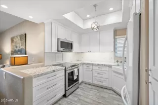 Photo #3: 6926764 Listing