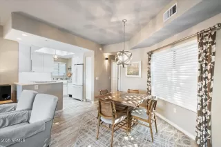 Photo #4: 6926764 Listing