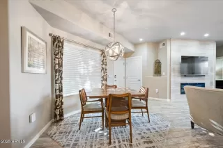 Photo #5: 6926764 Listing