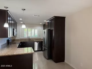 Photo #3: 6926791 Listing