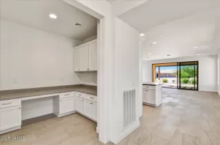 Photo #6: 6926813 Listing