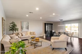 Photo #3: 6926890 Listing 