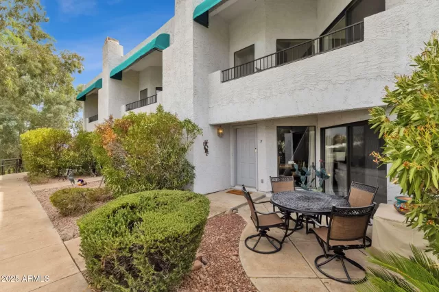 MLS: 6926998 Condo For Sale