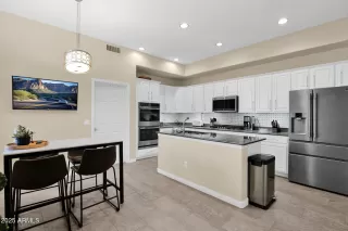 Photo #5: 6927192 Listing