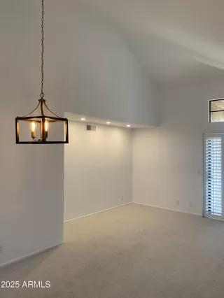 Photo #4: 6927240 Listing