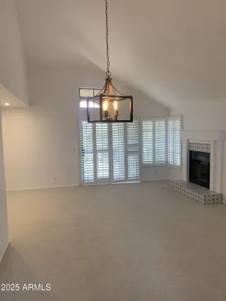 Photo #5: 6927240 Listing