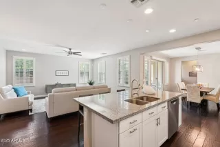 Photo #2: 6927253 Listing