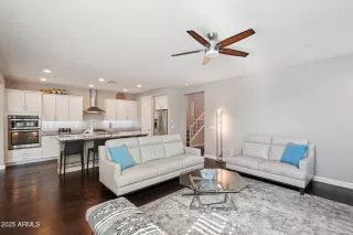 Photo #4: 6927253 Listing