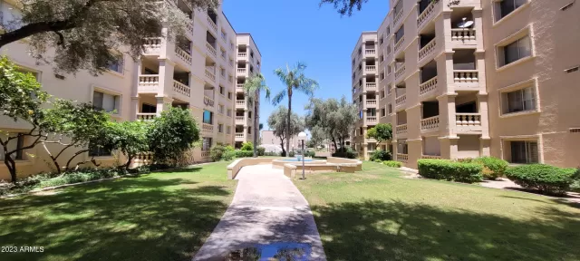 MLS: 6927256 Condo For Sale