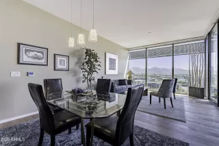 Photo #5: 6927289 Listing 