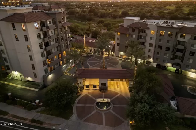 MLS: 6927489 Condo For Sale