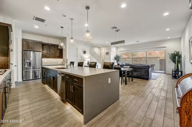 MLS: 6927529 Condo For Sale