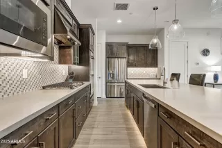 Photo #1: 6927529 Listing 