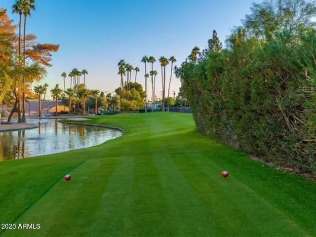 MLS: 6927556 Condo For Sale