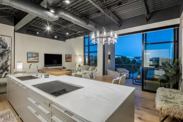 MLS: 6927575 Condo For Sale