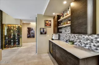 Photo #4: 6927605 Listing