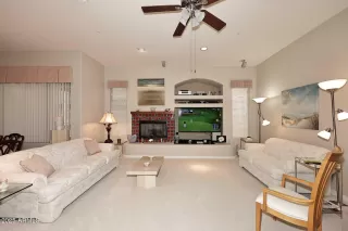 Photo #4: 6927736 Listing