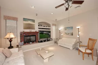 Photo #5: 6927736 Listing