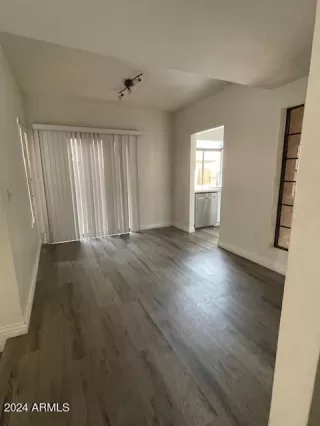 Photo #3: 6927746 Listing