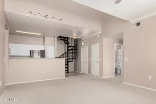 Photo #4: 6927766 Listing 