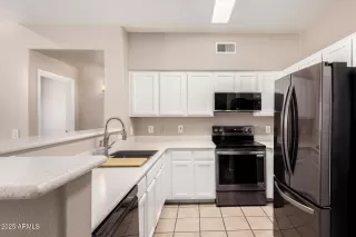 Photo #5: 6927766 Listing 