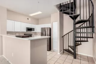 Photo #6: 6927766 Listing 