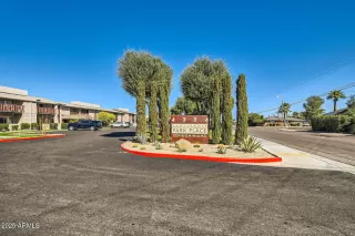 Photo #5: 6927832 Listing